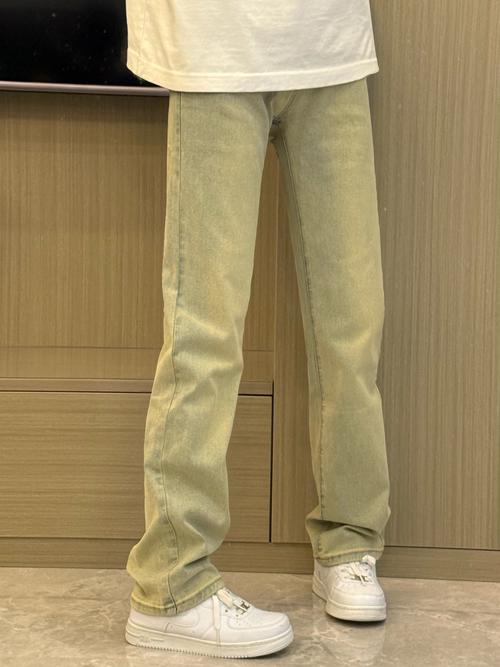 这条黄泥色牛仔裤真的太帅了!