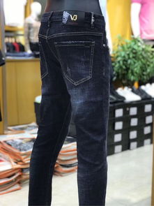 中腰牛仔裤 时尚与舒适的完美平衡